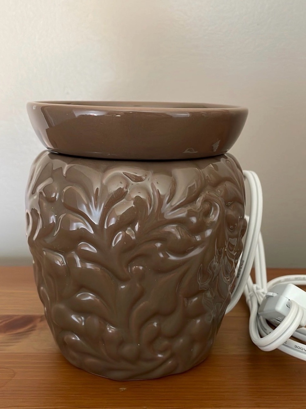 Yankee Candle Scroll Wax Warmer Brown Embossed Design